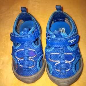 Boys size 6.5, Oshkosh sandals